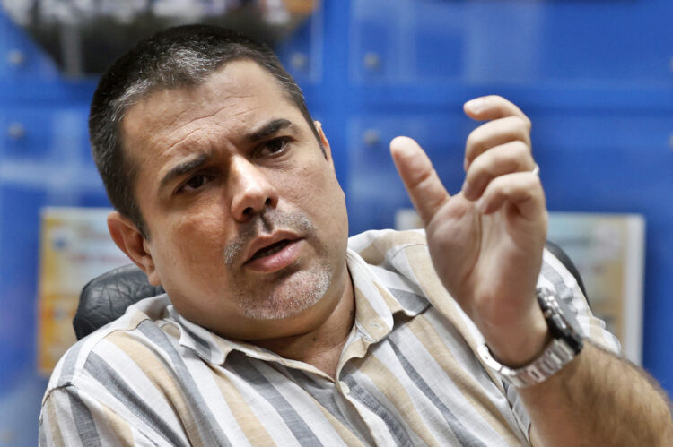 Lázaro Guerra, durante la entrevista con EFE. Foto: Ernesto Mastrascusa/EFE.