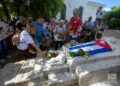 Día del Perro en Cuba, peregrinación a la tumba de la destacada activista social Jeannette Ryder. Foto: Otmaro Rodríguez