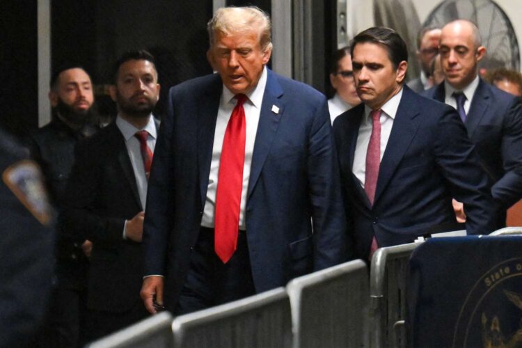 El expresidente Trump llegando al juzgado de Manhattan. Foto: AFP.