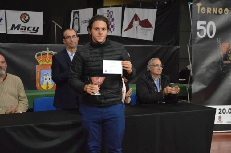 Carlos Daniel Albornoz terminó tercero en el Tornero Internacional de Ajedrez de La Roda 2024. Foto: www.ajedrezlaroda.com