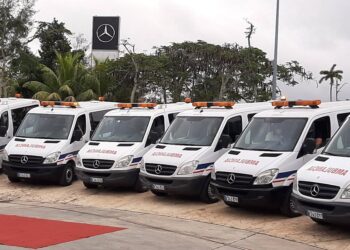Foto de archivo de ambulancias de Mercedes Benz donadas a Cuba en 2021 por intermedio de la empresa mixta MCV Comercial S.A. Foto: Ministerio de Transporte / X / Archivo.