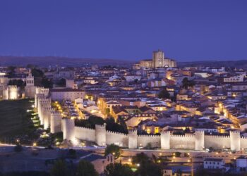 La ciudad española de Ávila. Foto: esquire.com / Archivo.