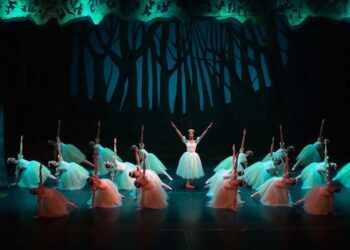 El Ballet Nacional de Cuba en "Giselle". Foto: Facebook/Ahmed Piñeiro Fernández.