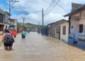 Inundaciones en calle Primero de Abril, en Baracoa. Foto: Facebook/Ampp Baracoa Ciudad Primada.