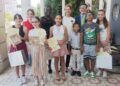 Niños premiados en el capítulo cubano del Concurso Internacional de Haiku, junto al Sr. Namba Atsushi, Ministro Consejero de la Embajada japonesa en Cuba, y su esposa. Foto: Embajada de Japón en Cuba/Facebook.
