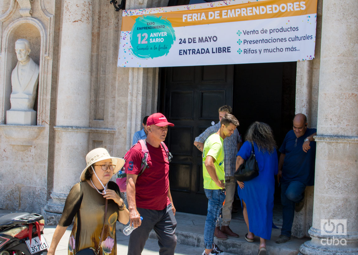 Feria de Expoemprendimiento por el aniversario 12 del proyecto CubaEmprende, en el Centro Félix Varela, en La Habana. Foto: Otmaro Rodríguez.
