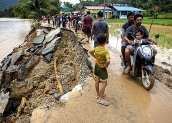 Indonesia bajo fuertes lluvias y deslaves Foto: El Periódico