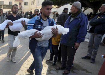 Niños asesinados en Gaza. Foto:  Los Angeles Times.