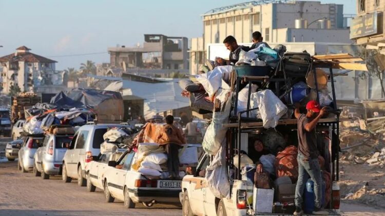 Palestinos desplazados huyendo de Rafah . Foto. Ramadan Abed (Reuters)