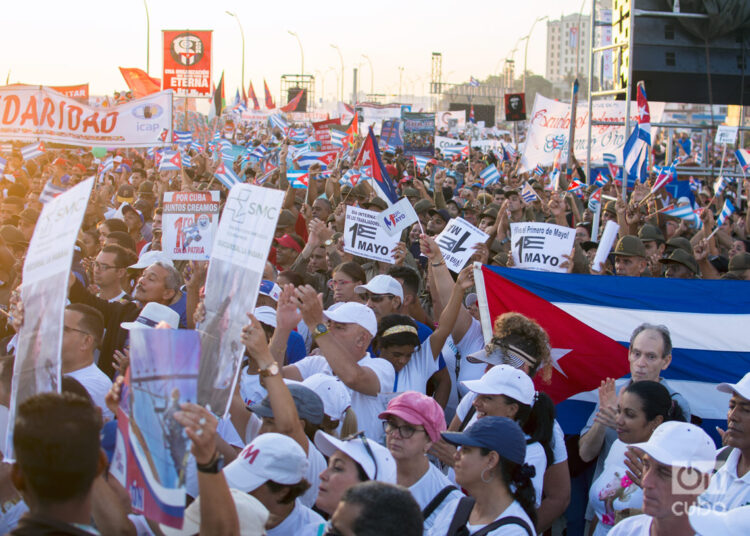 Desfile del 1 de Mayo, en La Habana. Foto: Otmaro Rodríguez.