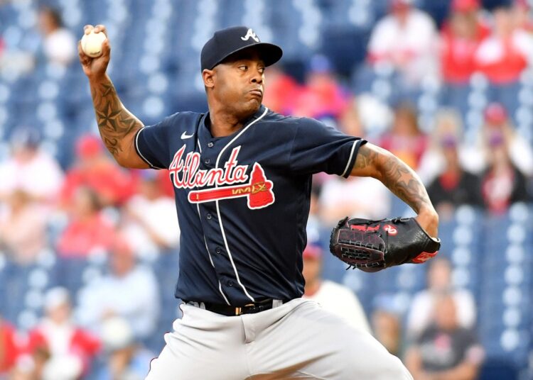 Raisel Iglesias se quedó a un out de convertirse en el primer lanzador cubano con participación en un no hitter en Grandes Ligas. Foto: Tomada de The Athletic.