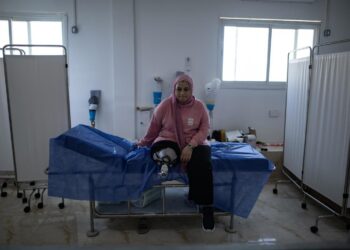 Malak Al-Ghoul, 14 años, desplazada palestina, en hospital emiratí en Rafah, Gaza, el 30 de abril de 2024. Foto: EFE/EPA/Haitham Imad.