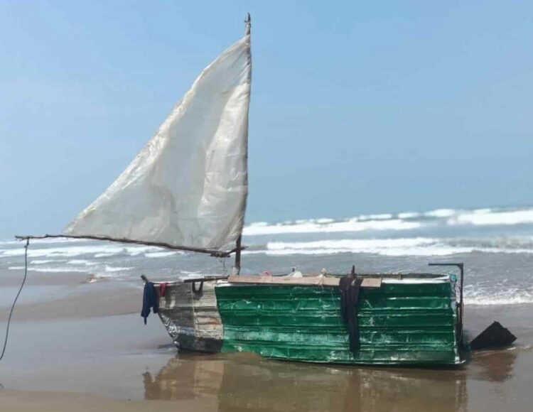 En el trayecto de su travesía a EEUU, se les rompió el timón, perdiéndose en el mar abierto. Foto: elmanana.com.
