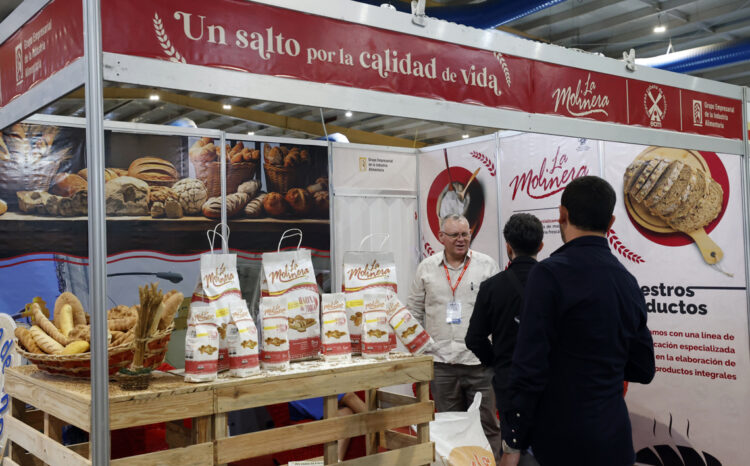 Pabellón de exposiciones de la Feria Internacional de Alimentos 2024 en La Habana. Foto: Ernesto Mastrascusa / EFE.
