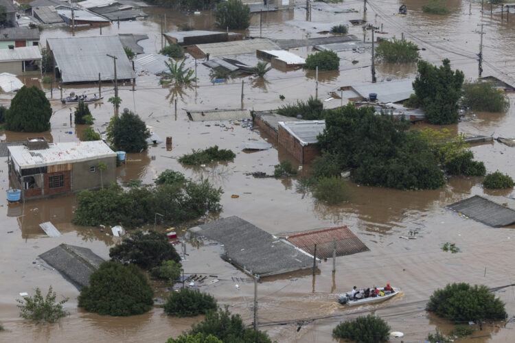 Vista aérea de las inundaciones en la localidad de Canoas, región metropolitana de Porto Alegre, Brasil. Foto: Isaac Fontana / EFE.