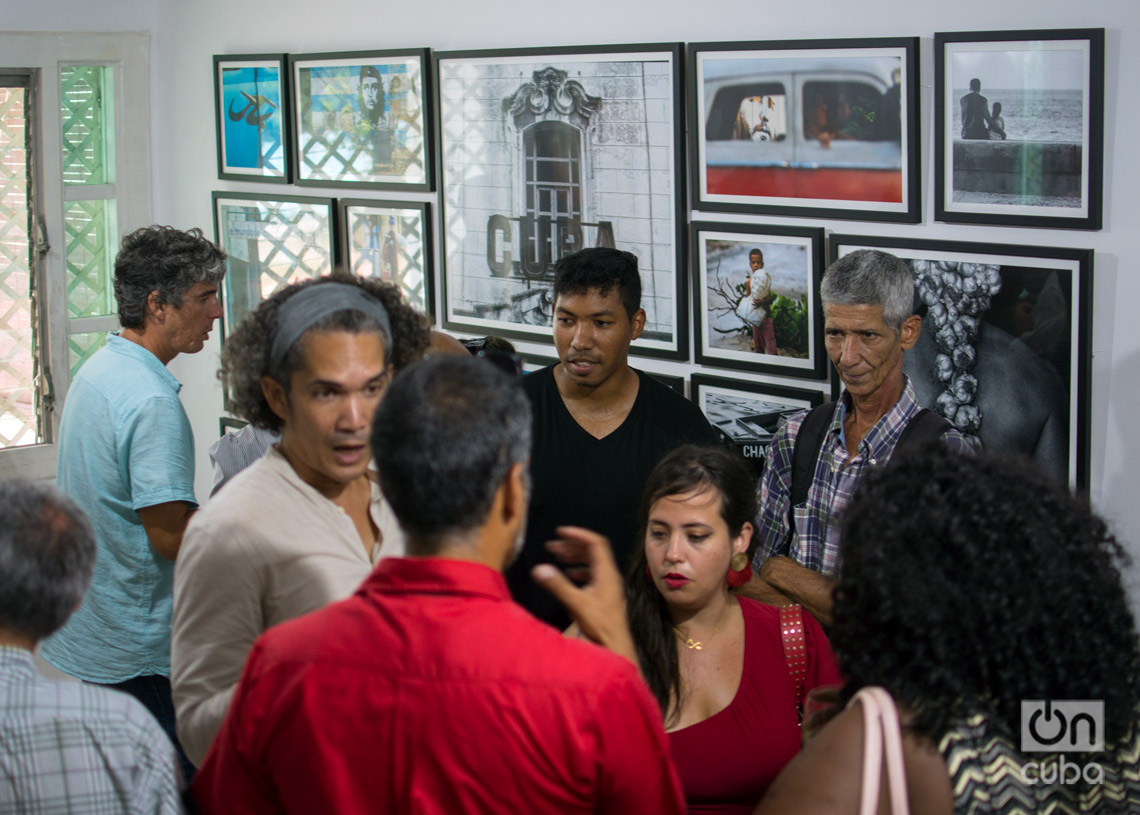 Inauguración de Estudio Z, proyecto de los fotógrafos Yander Zamora y Roberto Ruiz en La Habana. Foto: Otmaro Rodríguez.