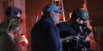 El cineasta cubano Rolando Díaz (centro) durante el rodaje de su película "Adiós, Cuba", en España. Foto: Adiós Cuba / Facebook.