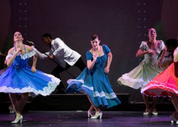 "Cuba Vibra", de Lizt Alfonso Dance Cuba. Foto: Josep Guindo.