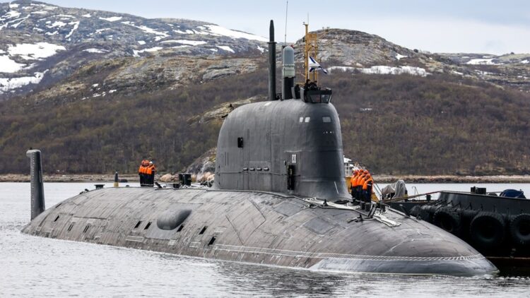 Submarino nuclear polivalente K-561 Kazán, en la bahía de Nerpichya en la región de Murmansk, Rusia. Foto: RT.