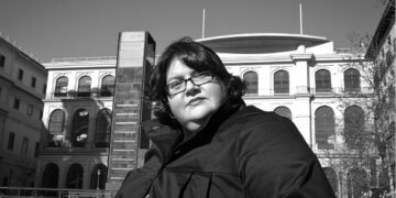 Suset Sánchez. Plaza frente al Museo Nacional Centro de Arte Reina Sofía (MNCARS).
Madrid, 2012. Foto: Cortesía de la entrevistada.