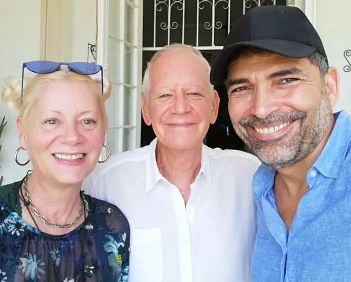 La actriz Thais Valdés junto al director Gerardo Chijona y el actor Vladimir Cruz, quienes se unen en el filme "La Fiesta". Foto: Perfil de Instagram de Vladimir Cruz.