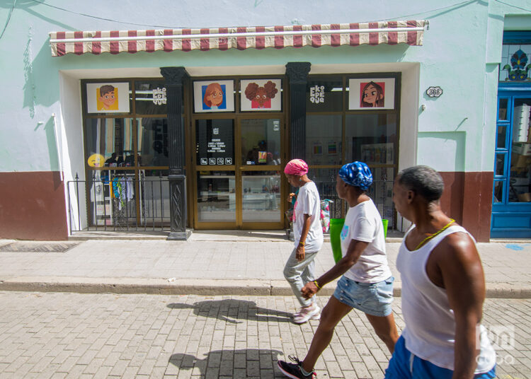 Antigua Cadeca de la calle Obispo, reconvertido en negocio privado. Foto: Otmaro Rodríguez.