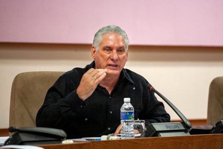 Díaz-Canel ante la Comisión de Asuntos Económicos de la ANPP. Foto: Enrique González, Cubadebate.