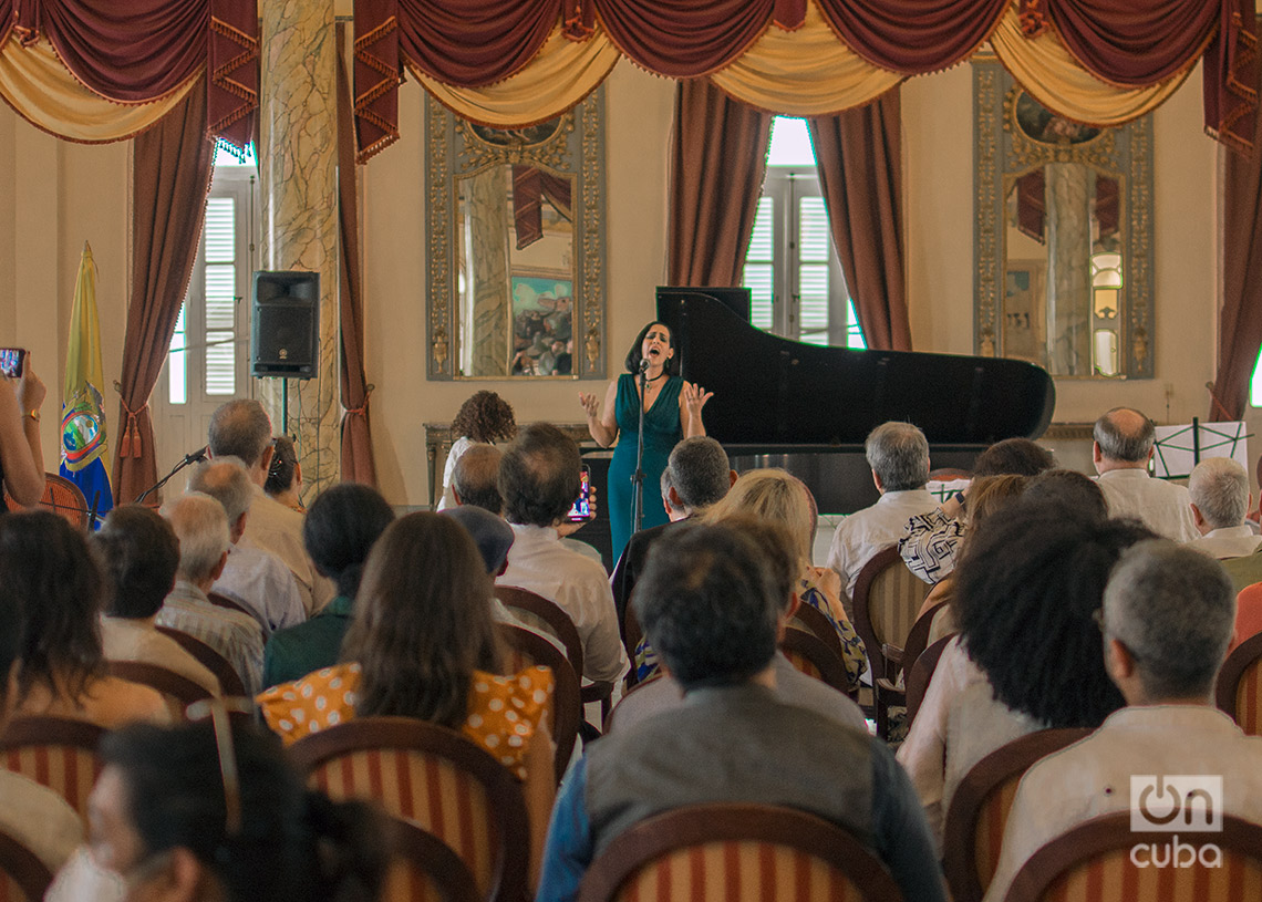 Concierto "Joyas de Ecuador", en la sala Ignacio Cervantes, en La Habana. Foto: Otmaro Rodríguez.