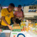 Venta de productos por negocios privados en la feria de la calle Galiano, en La Habana. Foto: Otmaro Rodríguez.