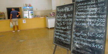 Mercado privado en la calle O´Reilly, en La Habana. Foto: Otmaro Rodríguez.