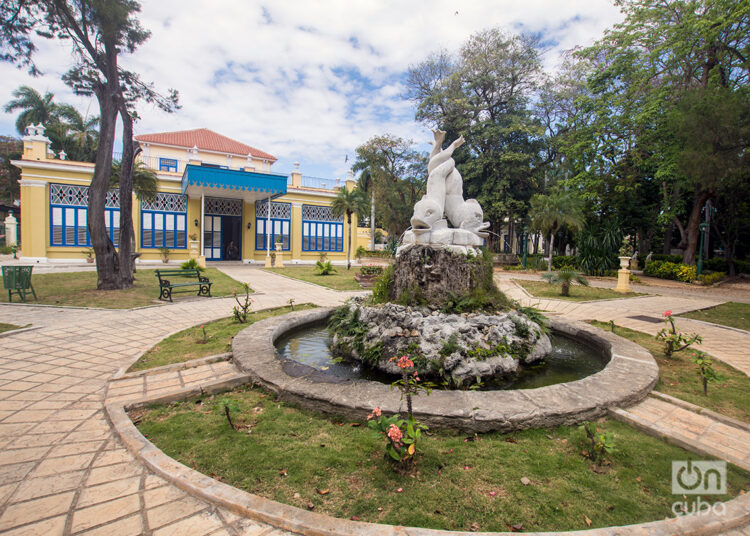 Quinta de los Molinos, en la avenida Carlos III. Foto: Otmaro Rodríguez.