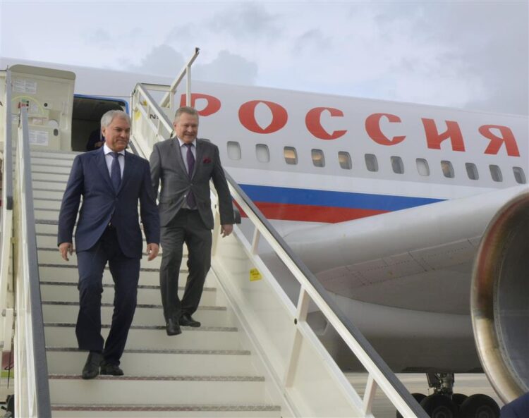 El presidente de la Duma Estatal de la Asamblea Federal de Rusia, Vyacheslav Volodin, llega a La Habana para realizar una visita de trabajo. Foto: Prensa Latina.