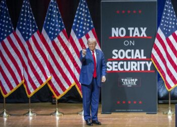 Donald Trump en un mitin de campaña en el Harrah's Cherokee Center en Asheville, Carolina del Norte,, el 14 de agosto de 2024. Foto: EFE/EPA/SEAN MEYERS.