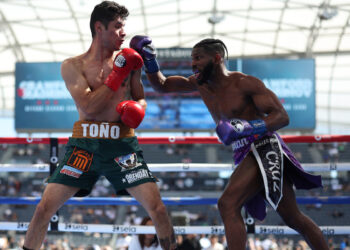 Andy Cruz logró otra victoria contundente en el profesionalismo. Foto: Mark Robinson/Matchroom Boxing.