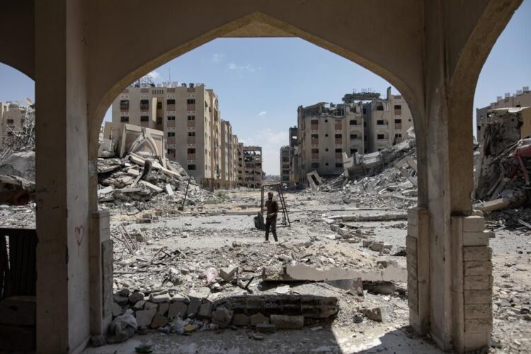 Vista parcial de la ciudad gazatí de Khan Yunis este 24 de agosto. Foto: EFE/EPA/HAITHAM IMAD