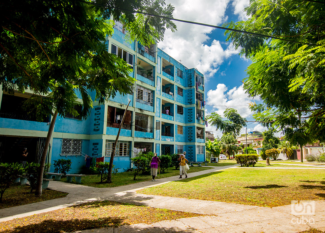 Edificio en el barrio habanero de La Timba. Foto: Otmaro Rodríguez.