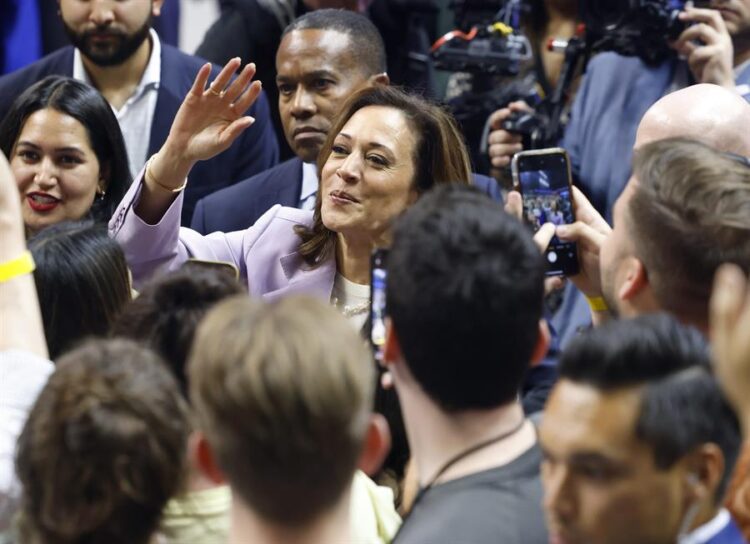 Kamala Harris después de un mitin en la Universidad de Nevada, Las Vegas, el 10 de agosto de 2024. EFE/EPA/BIZUAYEHU TESFAYE.