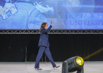 Kamala Harris en un mitin en Houston, Texas. Foto: EFE.