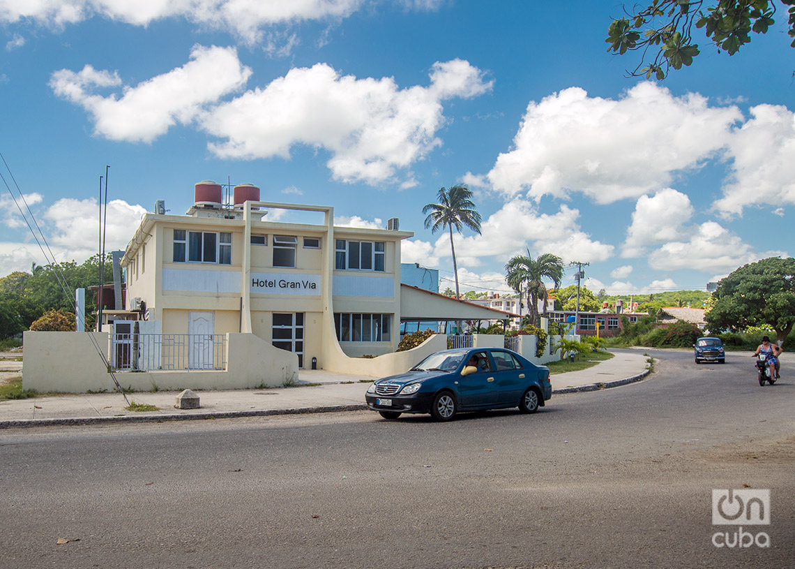 Hotel Gran Vía en la Playa de Guanabo. Foto: Otmaro Rodríguez.