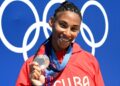Yarisleidis Cirilo, la canoísta más laureada de Cuba, con su medalla de bronce en la especialidad de C-1 a 200 metros en los Juegos Olímpicos de París 2024. Foto: Ricardo López Hevia / Archivo.