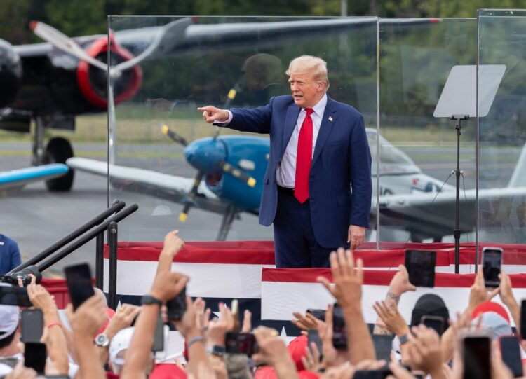 Donald Trump en el Museo de Aviación de Carolina del Norte en Asheboro, Carolina del Norte,  el 21 de agosto de 2024.. Foto: EFE/EPA/GRANT BALDWIN.