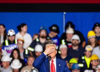 Donald Trump en un mitin electoral en Pensilvania el 30 de agosto de 2024. Foto: EFE/EPA/JIM LO SCALZO.