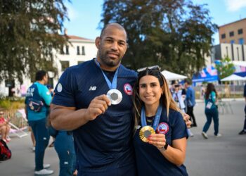 Acosta y la tiradora Francisca Crovetto. Foto: La Tercera.