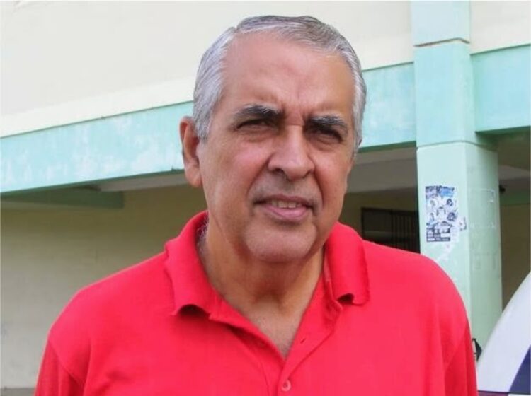 El entrenador cubano de baloncesto Alejandro Castañeira, fallecido el 13 de agosto de 2024. Foto: lapelotanuestra.blogspot.com / Archivo.