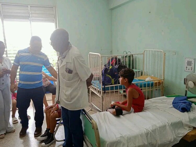 14 pacientes, incluidos menores de edad, recibieron atención médica tras consumo de leche condensada. Foto: Foto: Hospital Provincial General Universitario "Mártires del 9 de Abril"