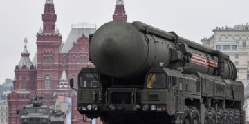 Armas nucleares rusas desfilan en la Plaza Roja de Moscú. Foto: El Comercio / Archivo.