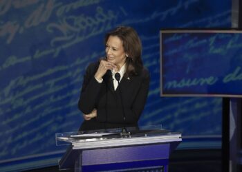 Kamala Harris en el debate con Donald Trump. Foto: EFE/EPA/DEMETRIUS FREEMAN / POOL.