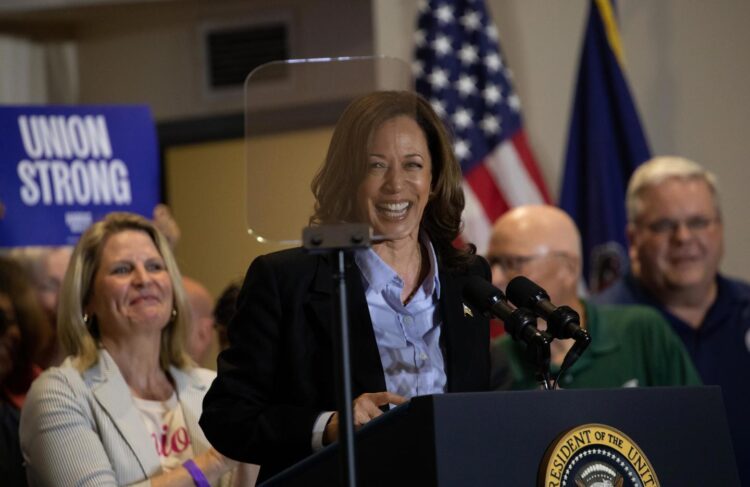 Pittsburgh (United States), 02/09/2024.- US Vice President and Democratic Presidential nominee Kamala Harris delivers remarks during a campaign event in Pittsburgh, Pennsylvania, USA, 02 September 2024. Harris and Biden are appealing to labor unions, a crucial Democratic voter block, in this first campaign event together since Harris moved to the top of the ticket. (Elecciones) EFE/EPA/REBECCA DROKE