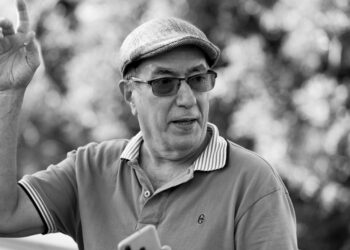 Ruy López-Nussa, dirigiendo un ensayo. Fangio Habana. Foto: Lilien Trujillo.