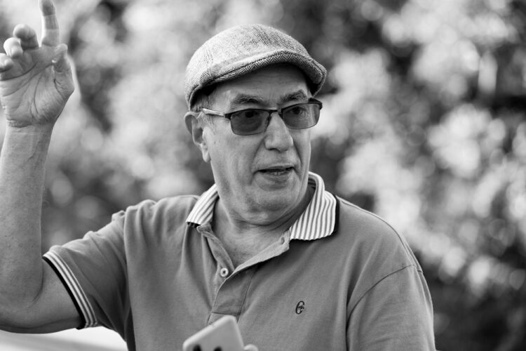 Ruy López-Nussa, dirigiendo un ensayo. Fangio Habana. Foto: Lilien Trujillo.